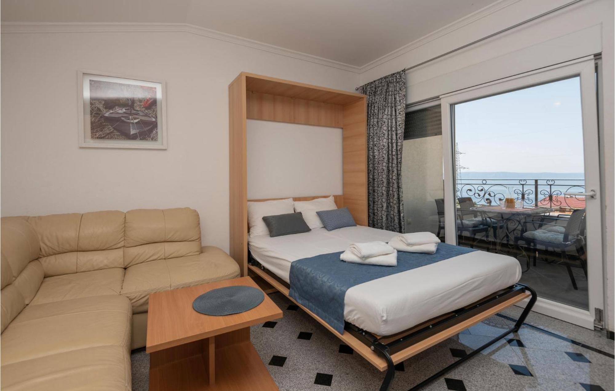 1 Bedroom Stunning Apartment In Макарска Екстериор снимка