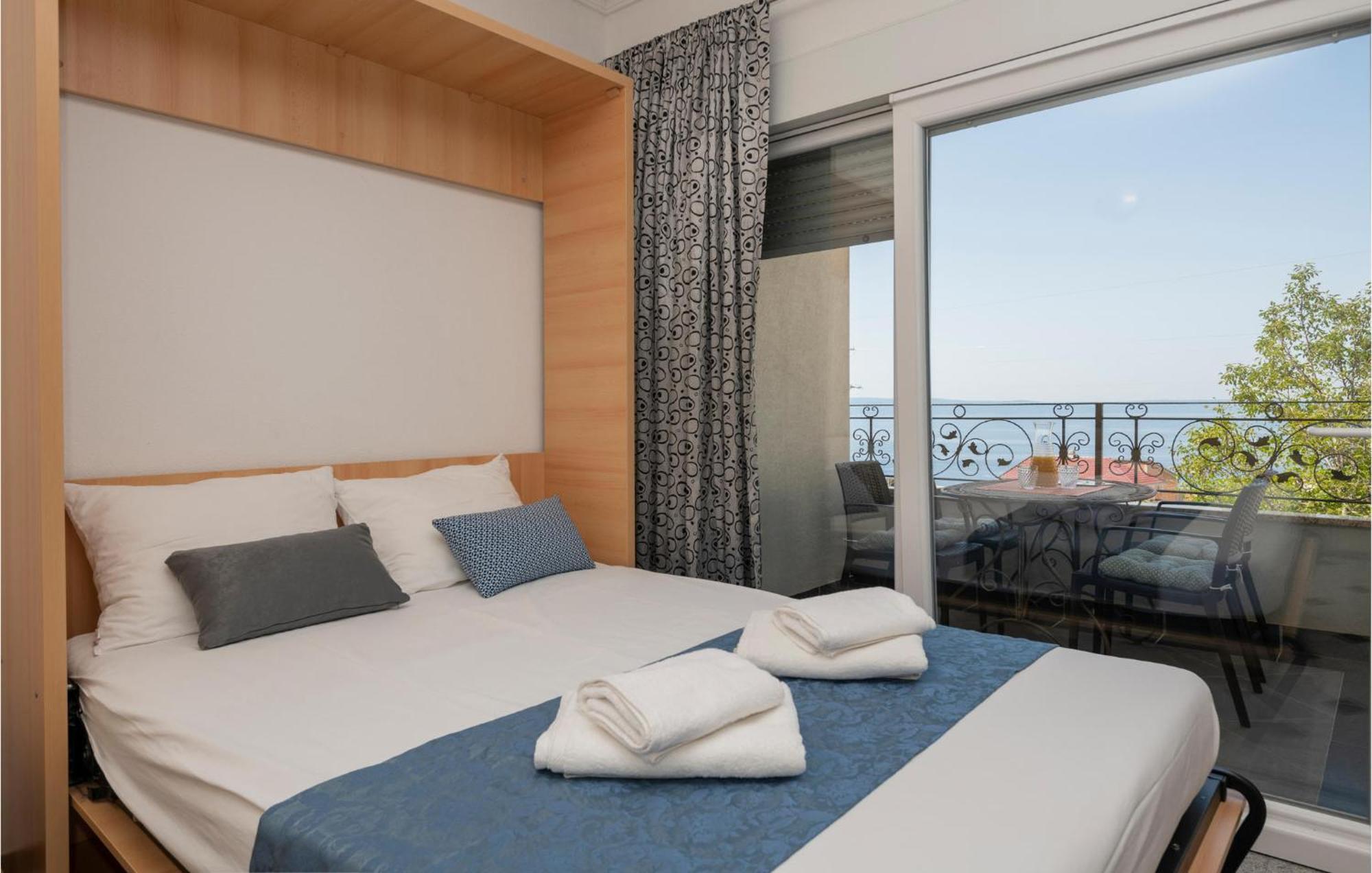 1 Bedroom Stunning Apartment In Макарска Екстериор снимка